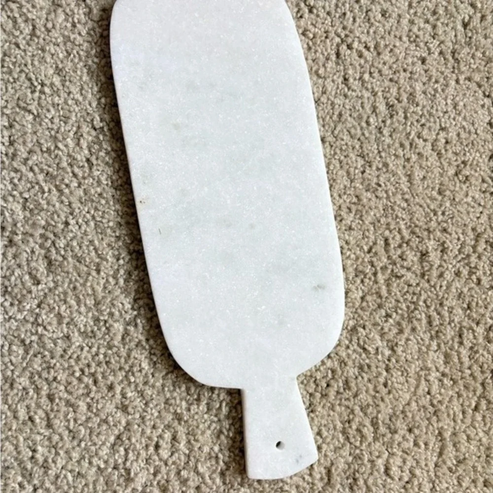 Used White Marble Serving Board Paddle Style – Pre-owned,‎ Minor Wear